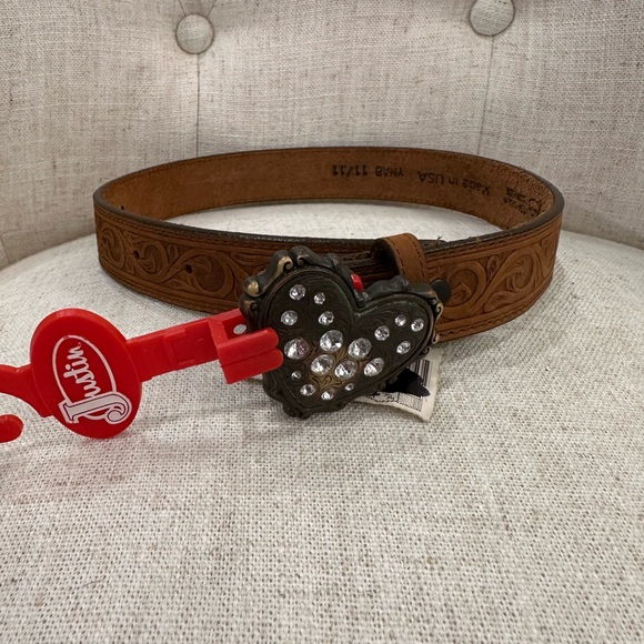 NEW Justin Boots Girls 20 Brown Leather Embellished Belt Heart Rhinstone Buckle - Picture 1 of 5
